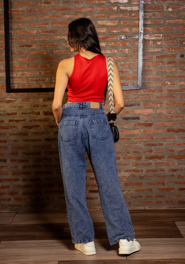 SOYA SHOULDER RED CUT OUT CROP TOP